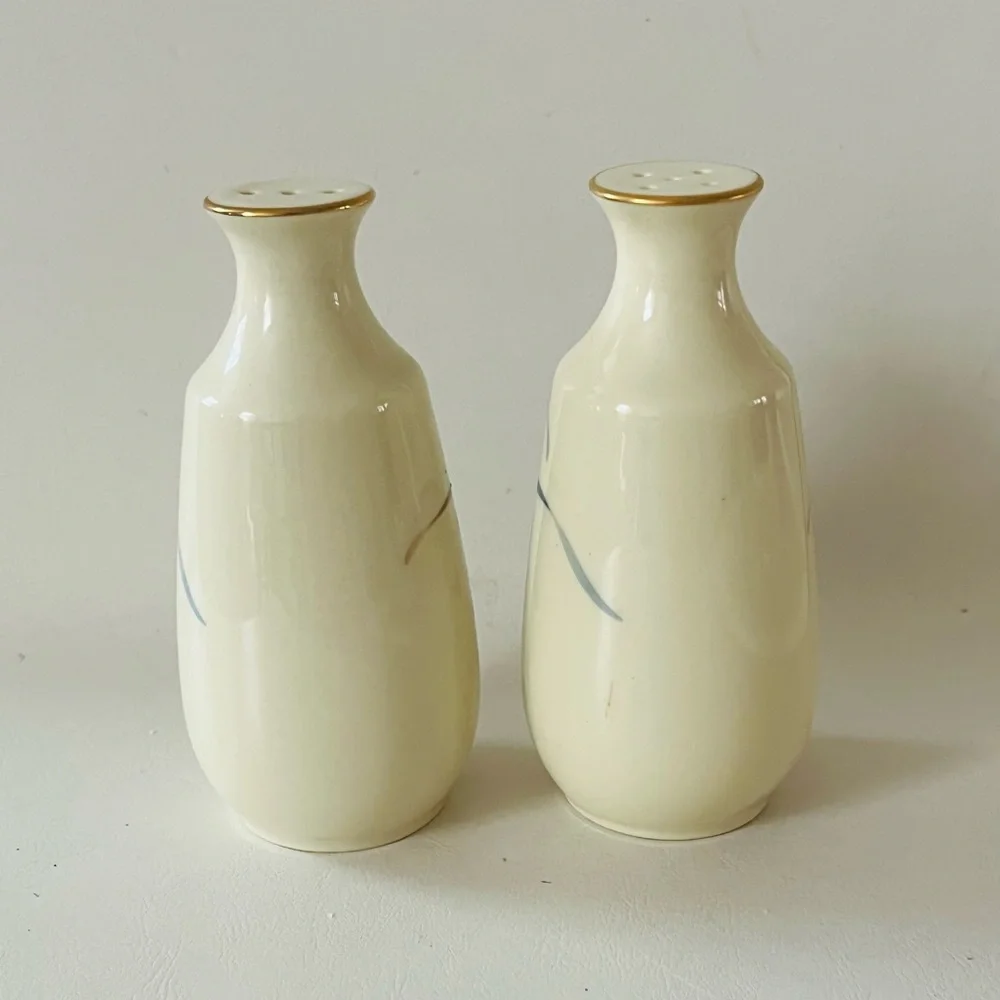 Floral Cream Ceramic Salt and Pepper Shakers Japan